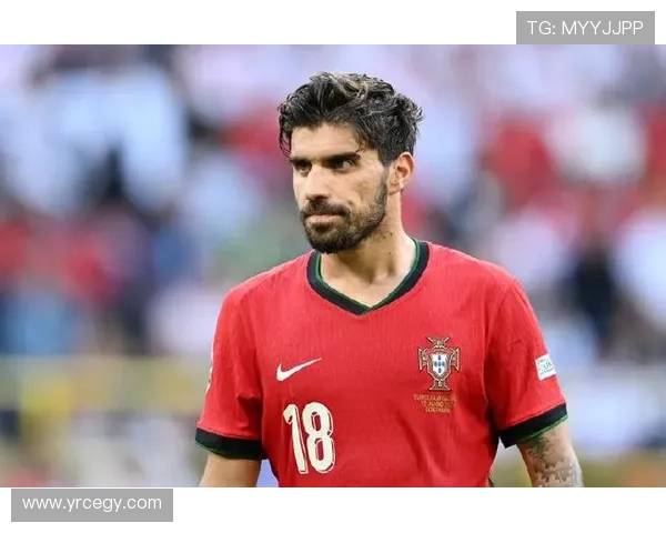 中场指挥官的魅力与智慧足球明星们的战术艺术与团队精神 中场指挥官的魅力与智慧足球明星们的战术艺术与团队精神