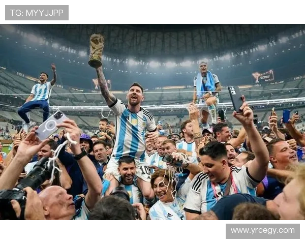 亚洲足球明星风采展现精彩瞬间的视觉盛宴