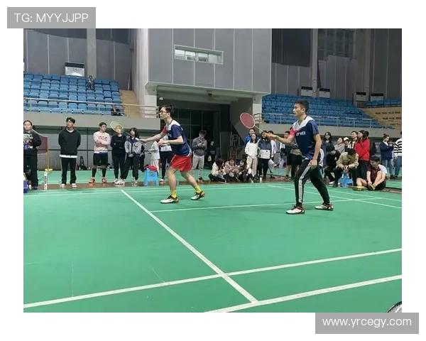 重庆羽毛球队在城市联赛中的拼搏历程与荣耀时刻回顾 重庆羽毛球队在城市联赛中的拼搏历程与荣耀时刻回顾